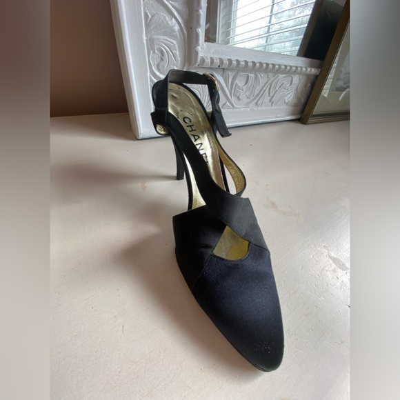 CHANEL Evening Black Slingback Heels 8 - Picture 11 of 13